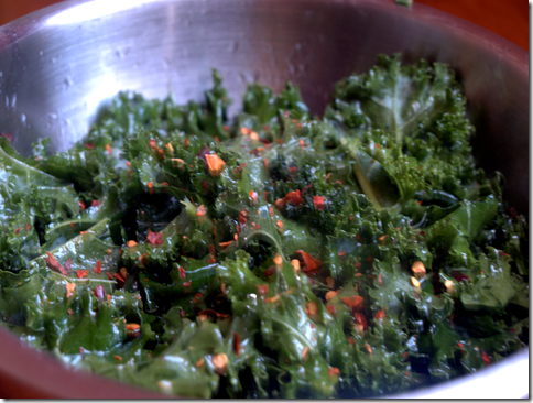 massaged kale with olive oil, lemon juice and crushed red pepper