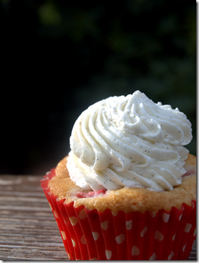 Mix Bakery strawberry and vanilla buttercream 