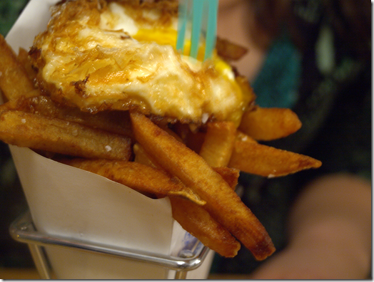 frites and egg
