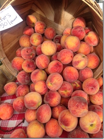 farmers market peaches