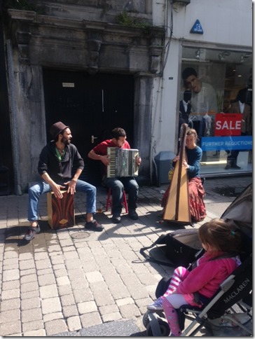 buskers in Galway
