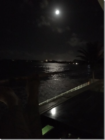 moon over the ocean, Luquillo 